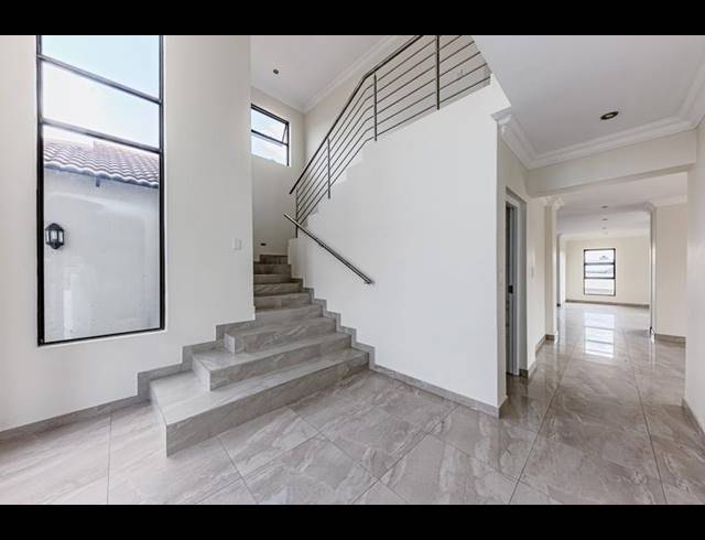 4 BEDROOM HOUSE FOR SALE IN LANSERIA